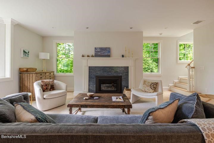 10 Berkshire Heights Property Photo 15