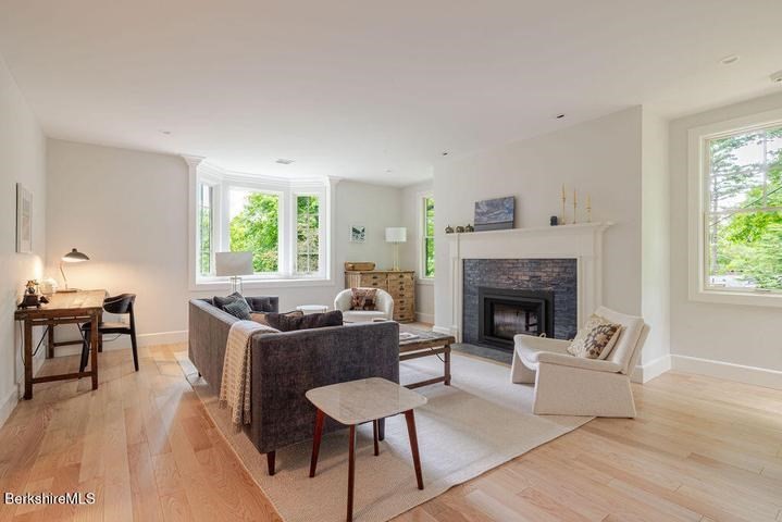 10 Berkshire Heights Property Photo 16