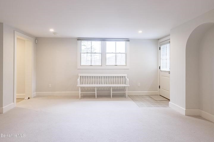10 Berkshire Heights Property Photo 37