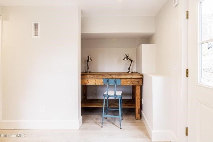 10 Berkshire Heights Property Photo 40