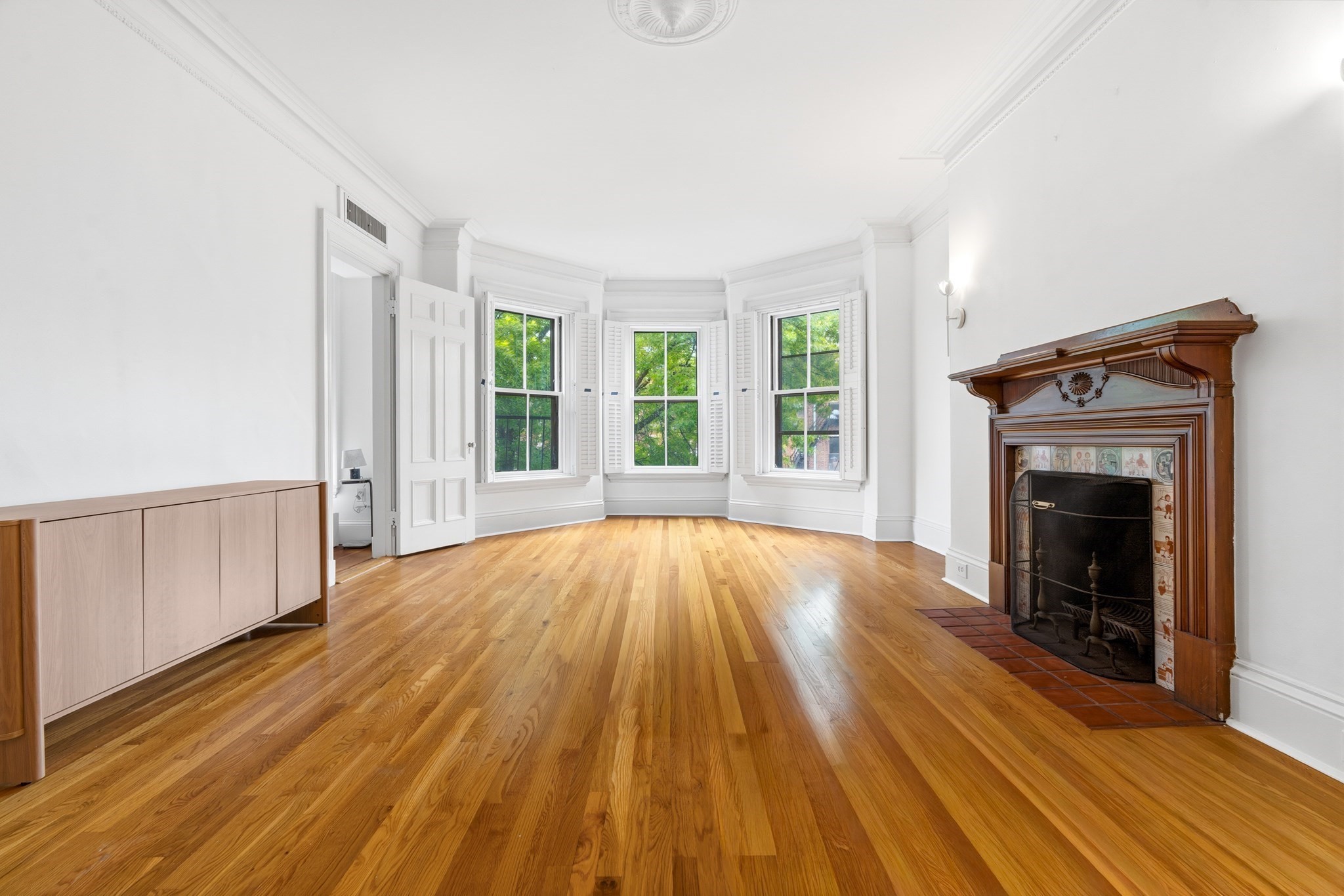 302 Commonwealth Ave # C Property Photo 1