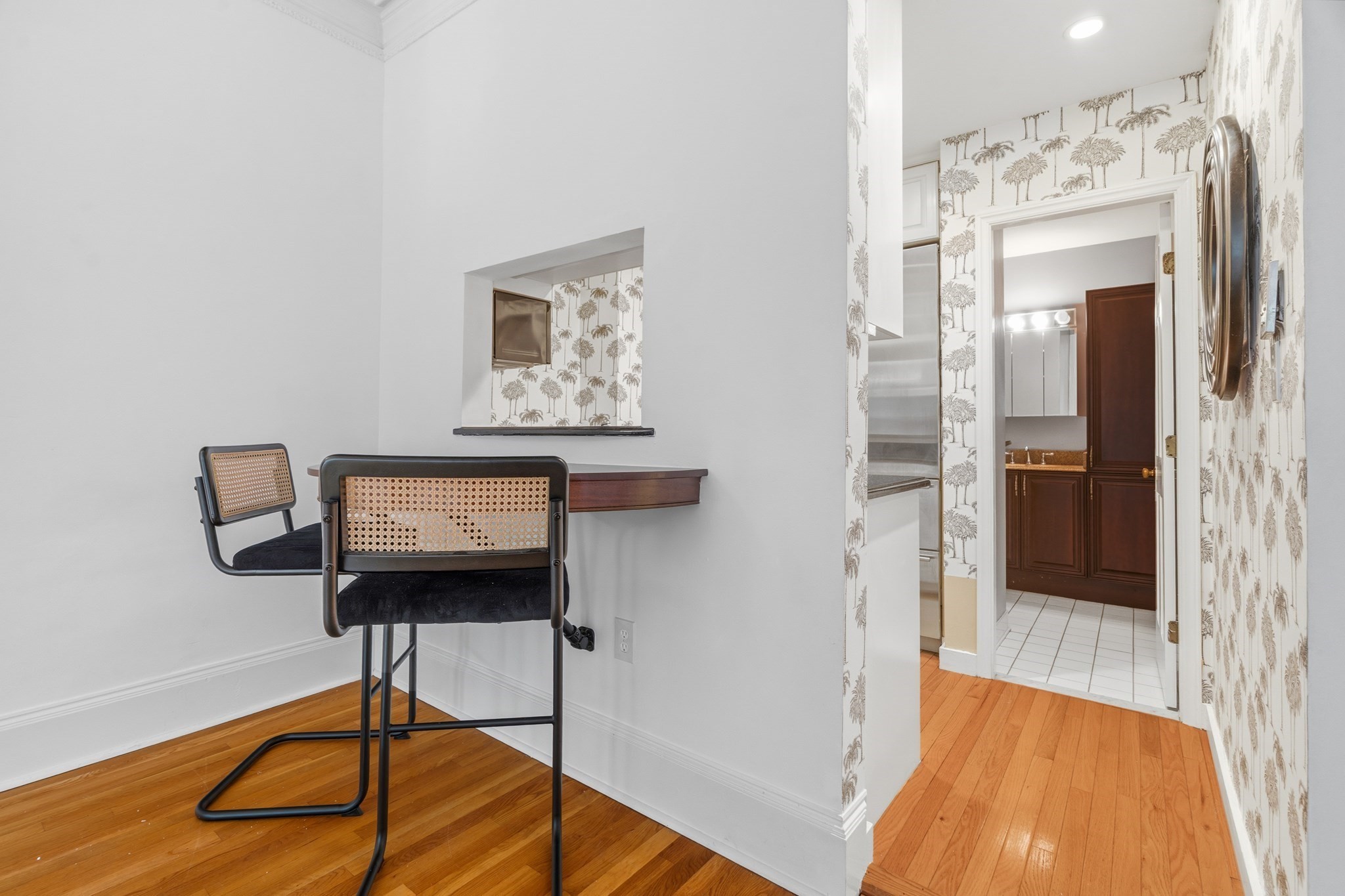 302 Commonwealth Ave # C Property Photo 5
