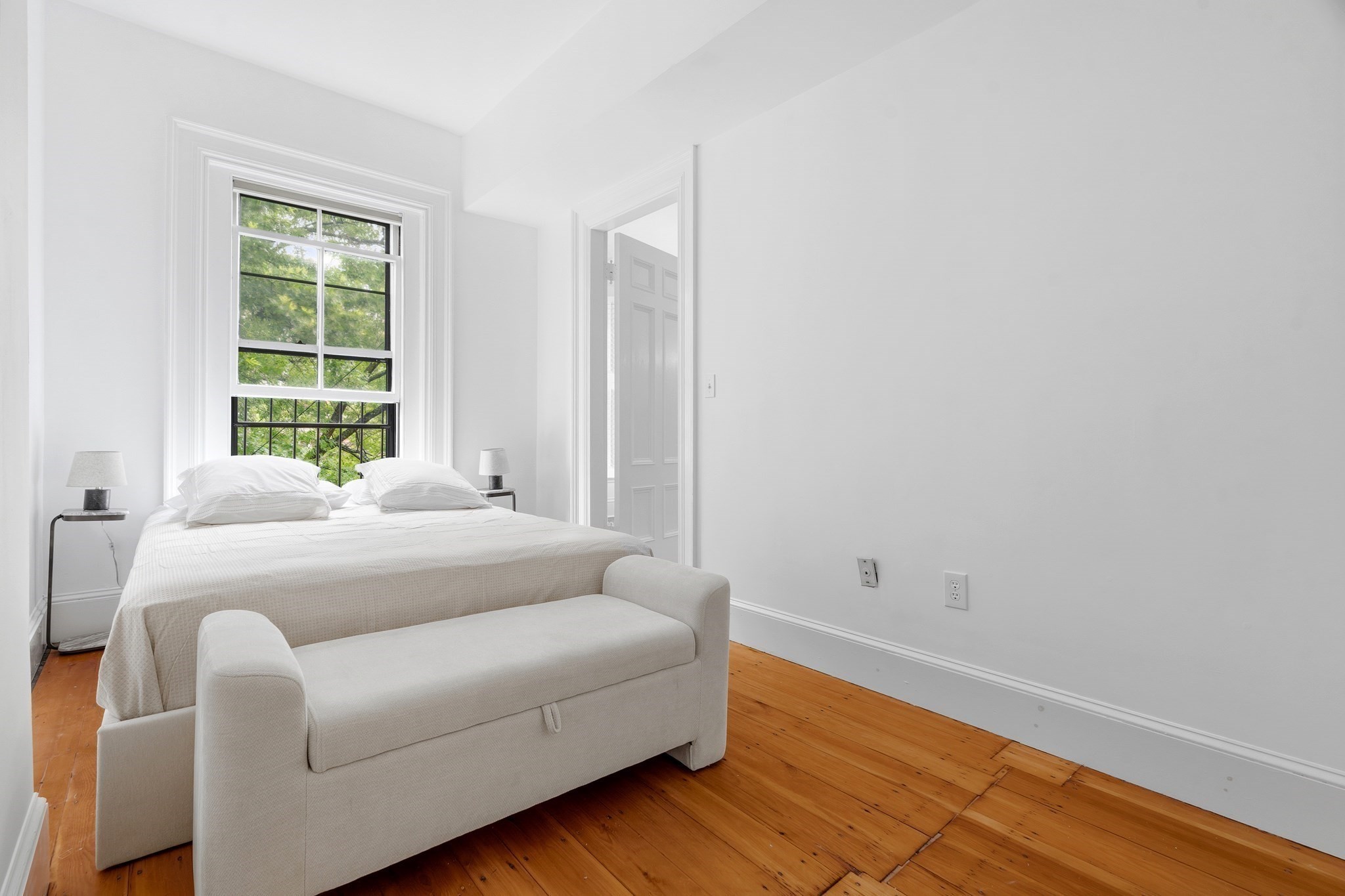 302 Commonwealth Ave # C Property Photo 9