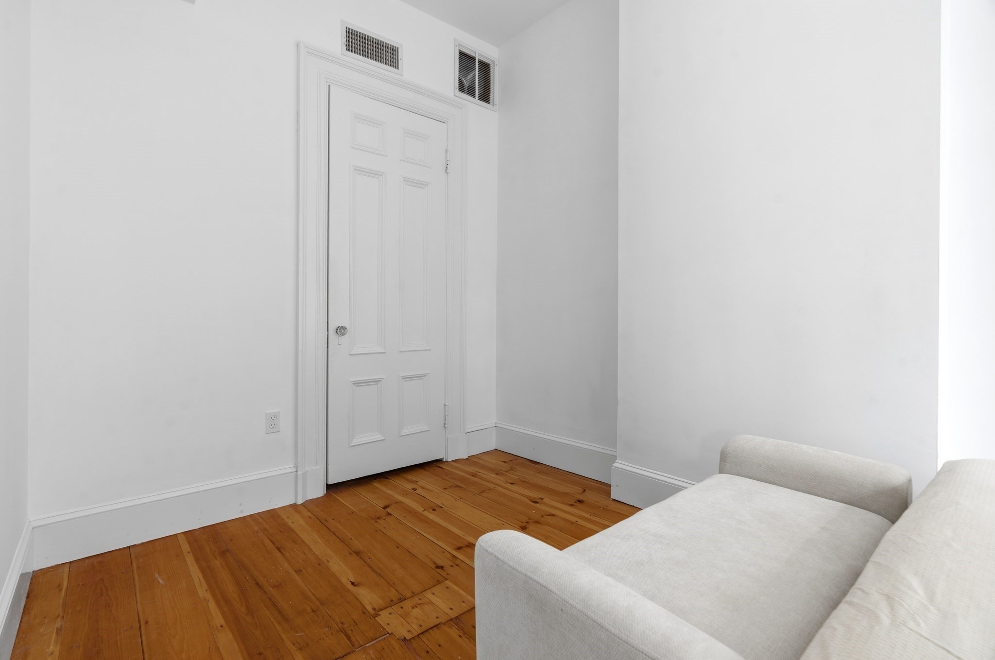 302 Commonwealth Ave # C Property Photo 11