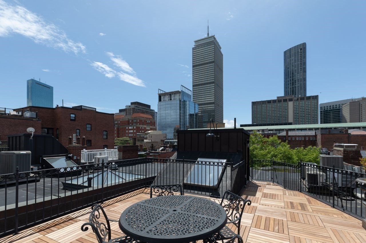 302 Commonwealth Ave # C Property Photo 12