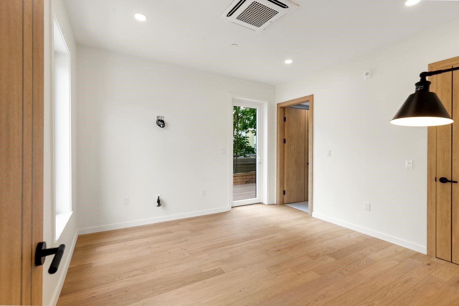 388 Washington Street # 103 Property Photo 11