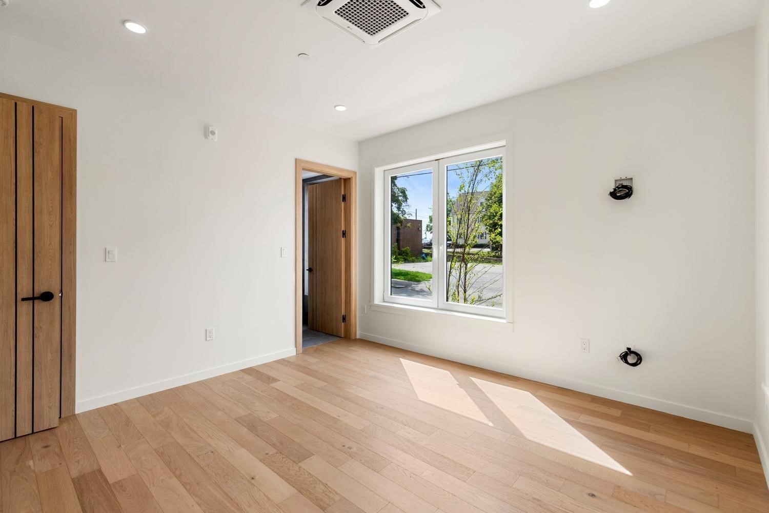 388 Washington Street # 103 Property Photo 13