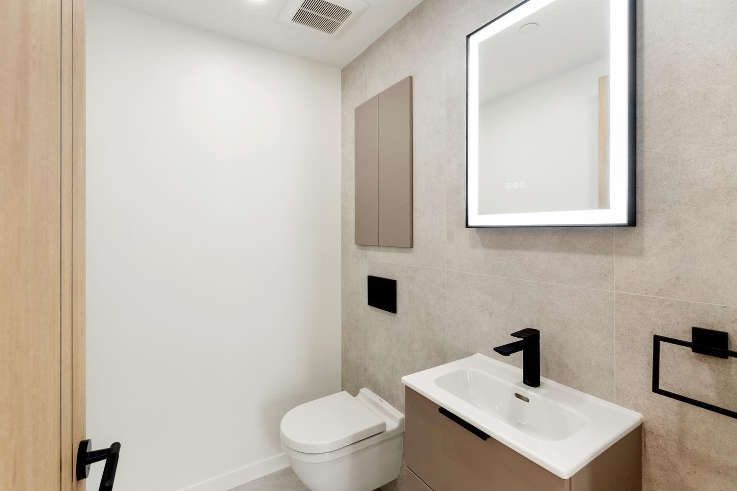 388 Washington Street # 103 Property Photo 17