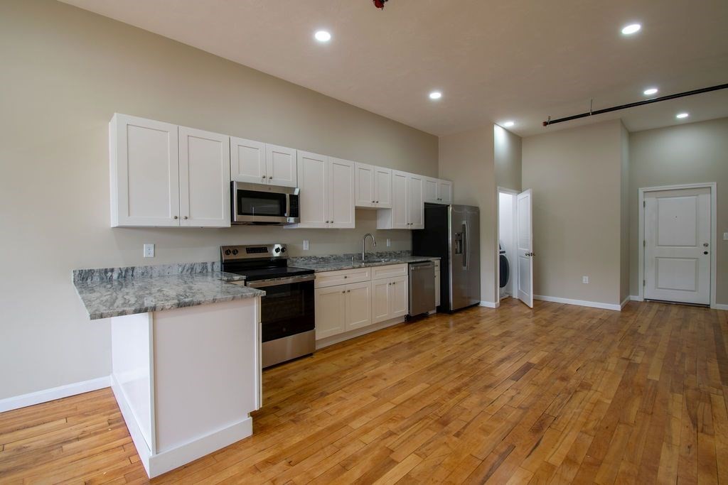 639 Main St. # 306 Property Photo 1