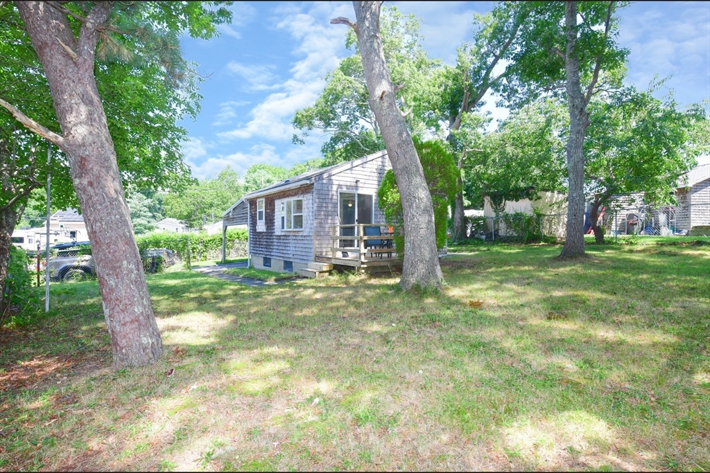 27 Lake Dr Property Photo 4