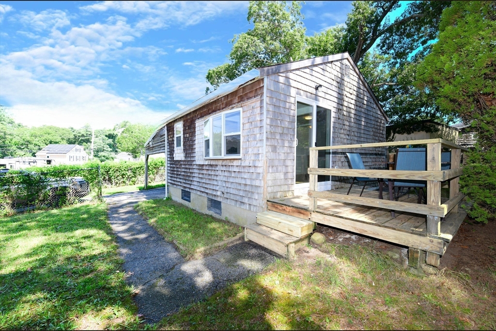 27 Lake Dr Property Photo 5