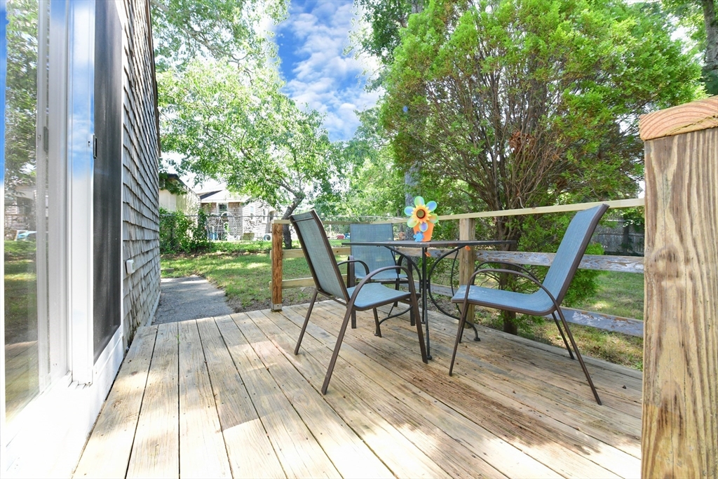 27 Lake Dr Property Photo 6
