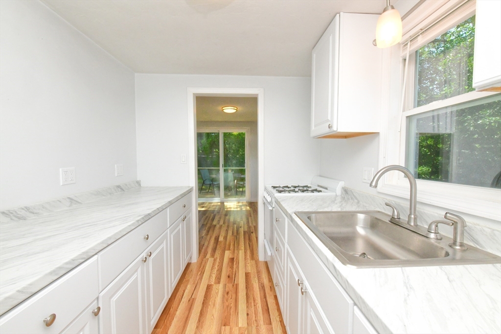 27 Lake Dr Property Photo 10