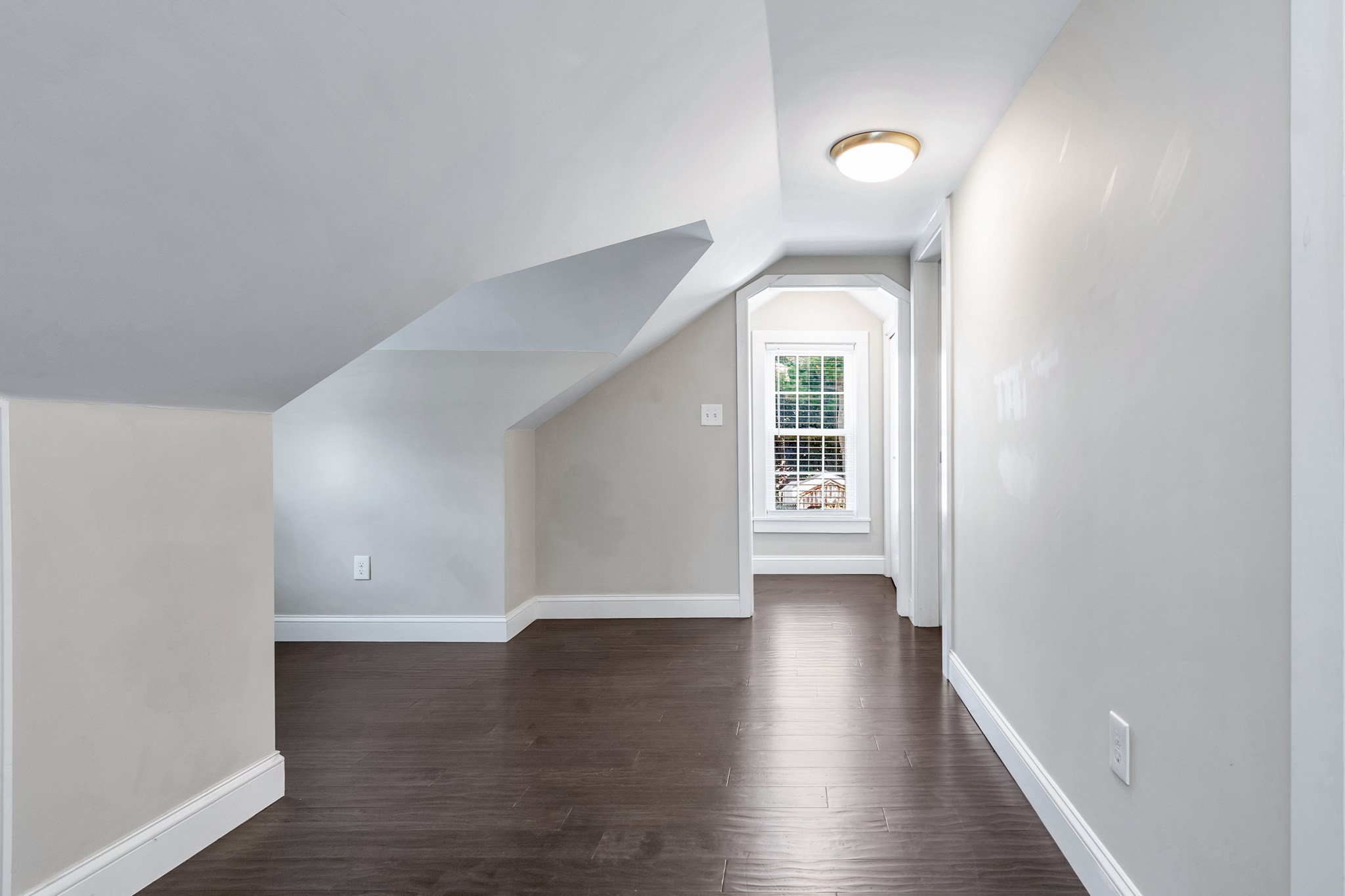 90 Gilbert St Property Photo 22