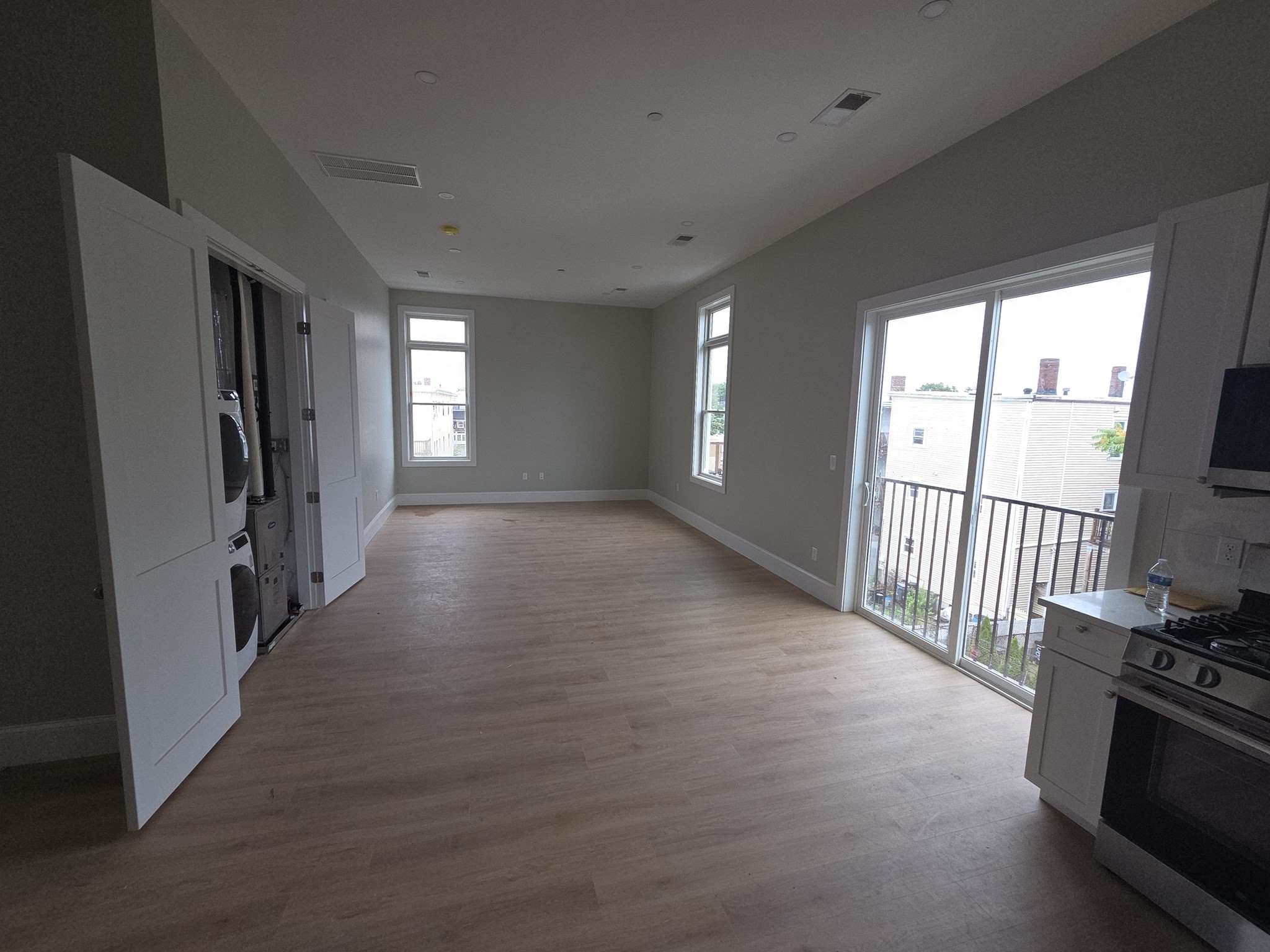 7 Thornley Street # 3 Property Photo 4