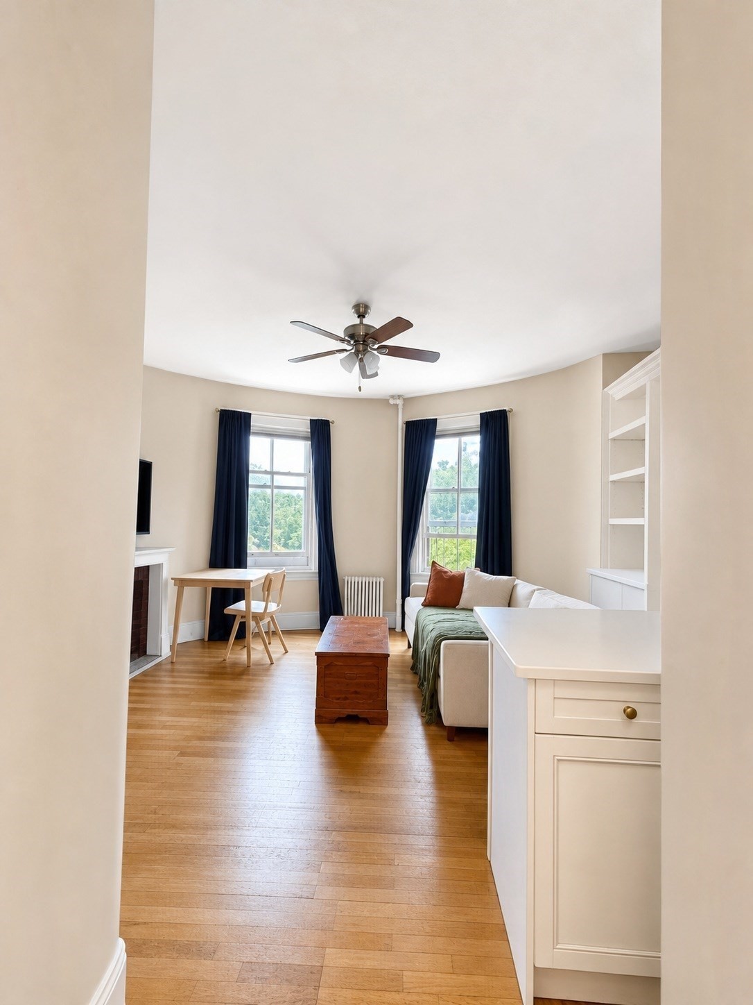 244 Beacon St # 3c Property Photo 2