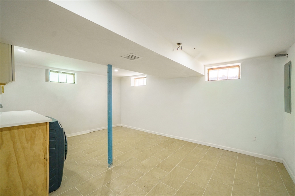 124 Magoun Ave Property Photo 22