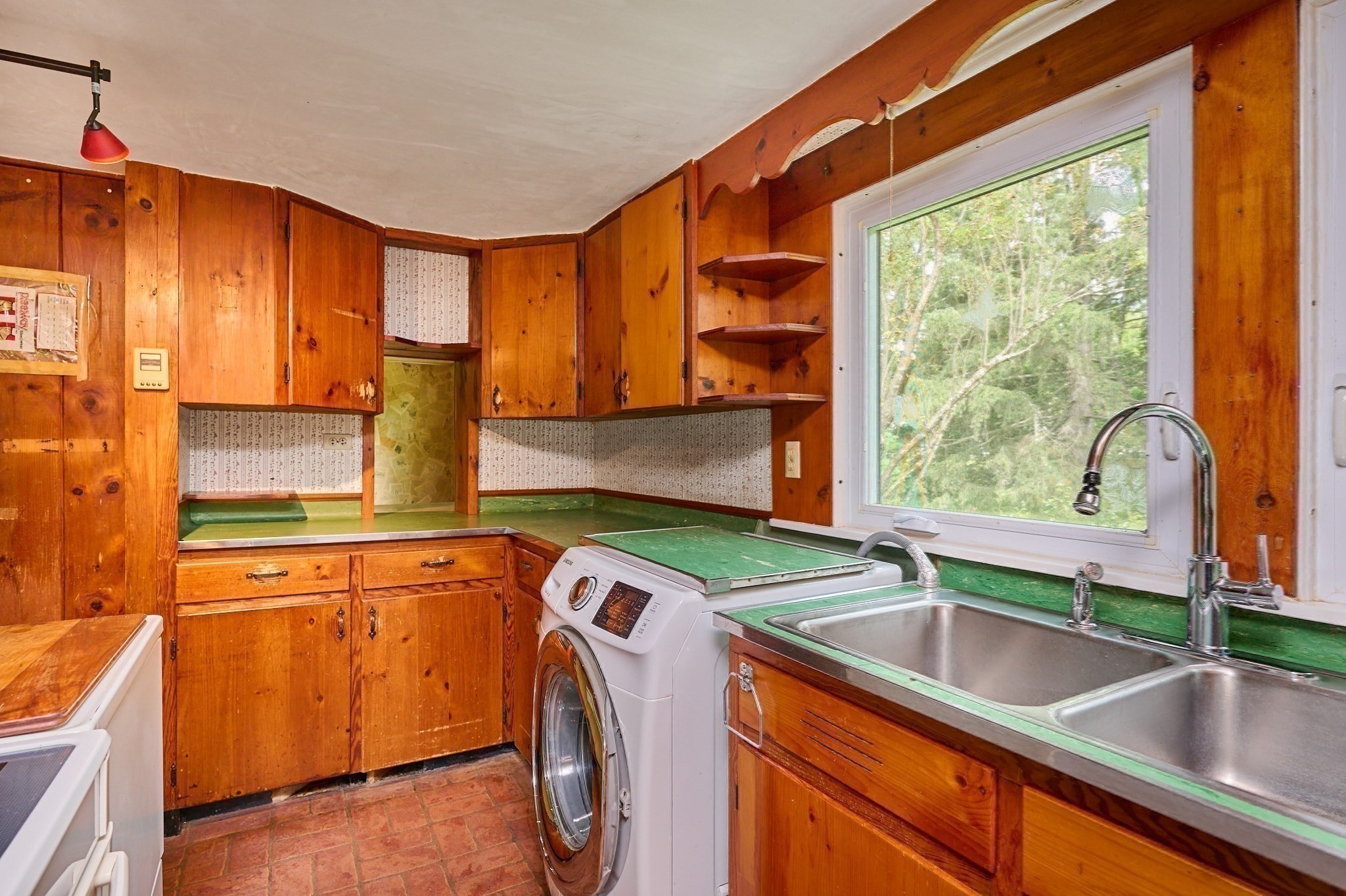 65 Montague Road Property Photo 14