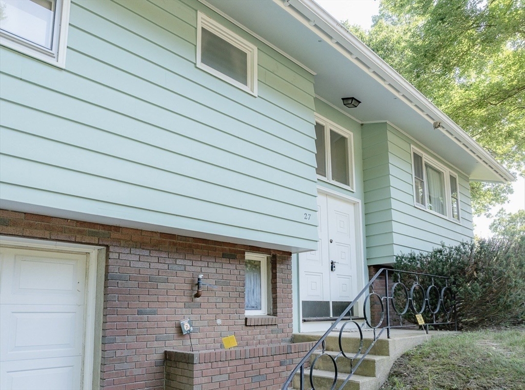 27 Brook St Property Photo 6