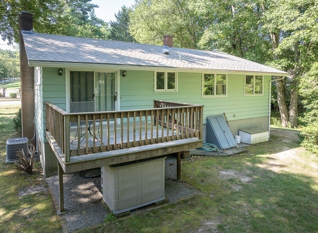 27 Brook St Property Photo 8