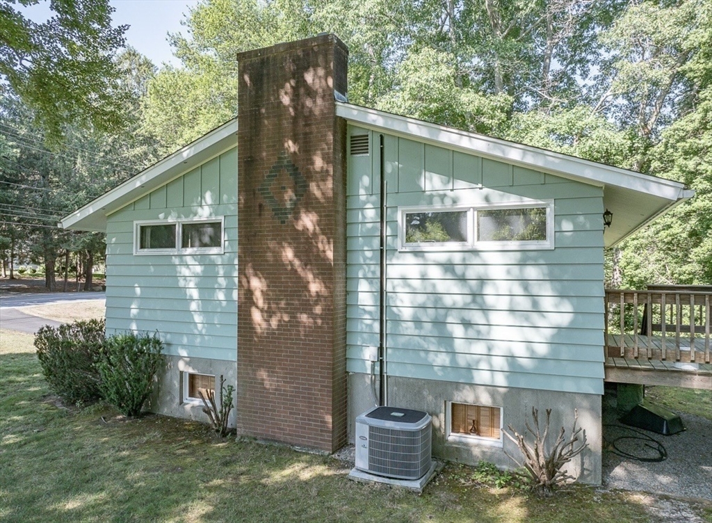 27 Brook St Property Photo 9