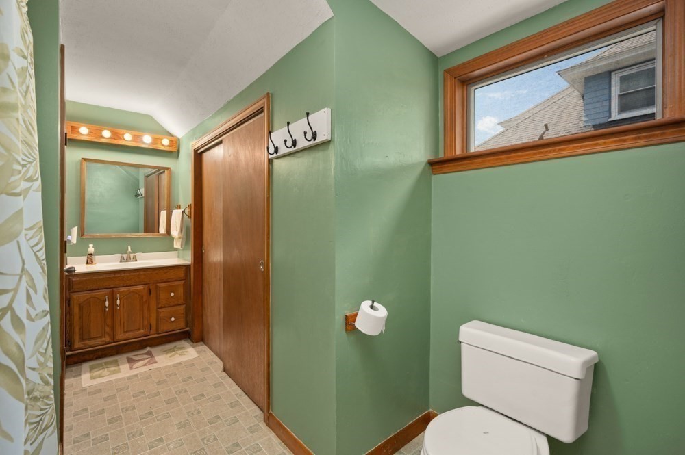 34 Basset Street Property Photo 30