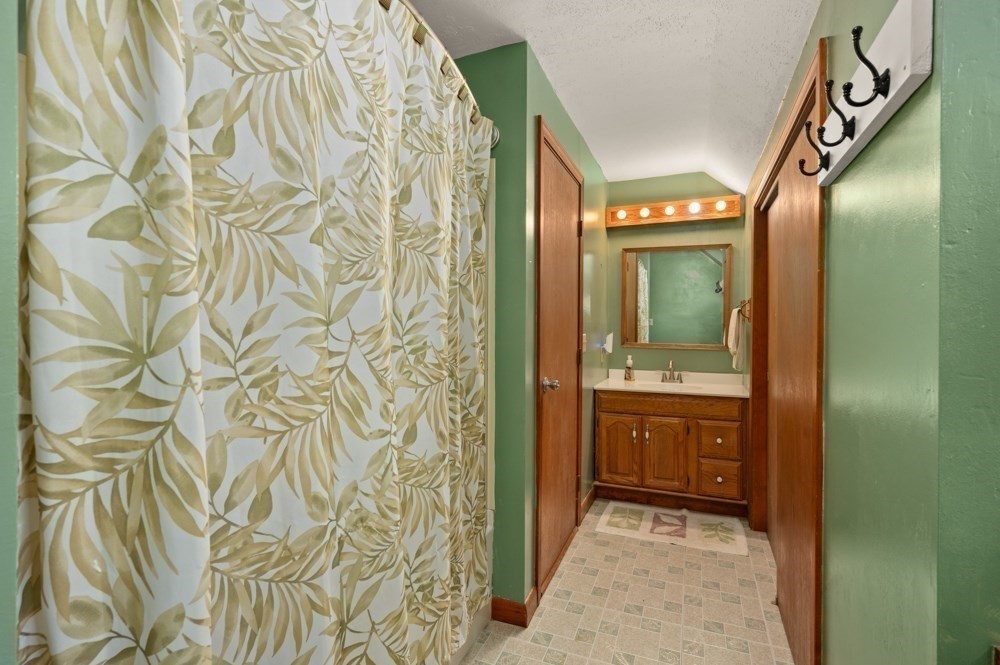 34 Basset Street Property Photo 31