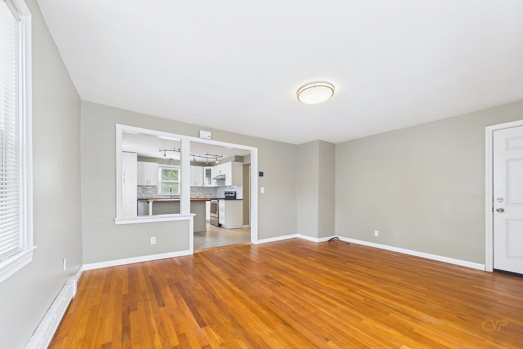 541 Woodman St Property Photo 11