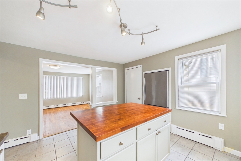 541 Woodman St Property Photo 14