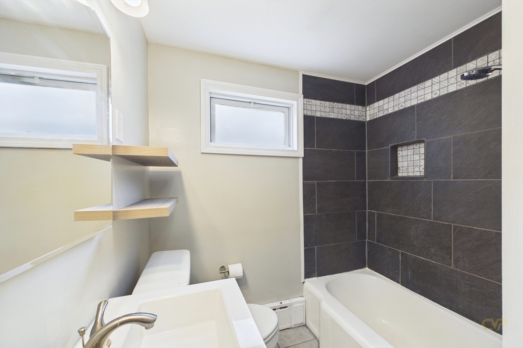 541 Woodman St Property Photo 15