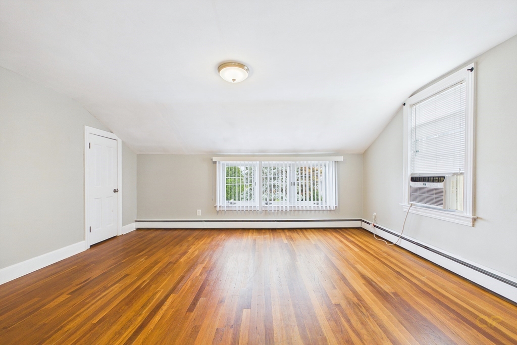 541 Woodman St Property Photo 21