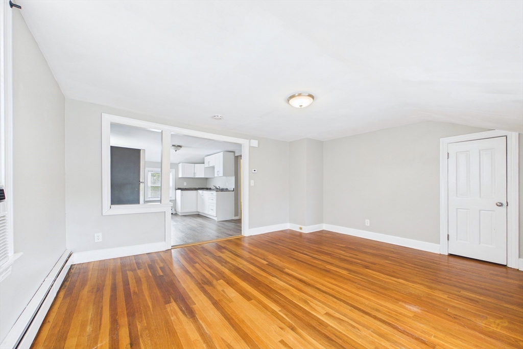 541 Woodman St Property Photo 23