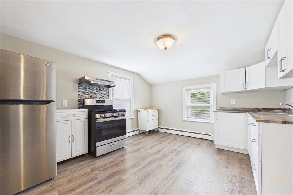 541 Woodman St Property Photo 25