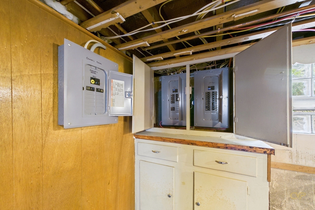 541 Woodman St Property Photo 33