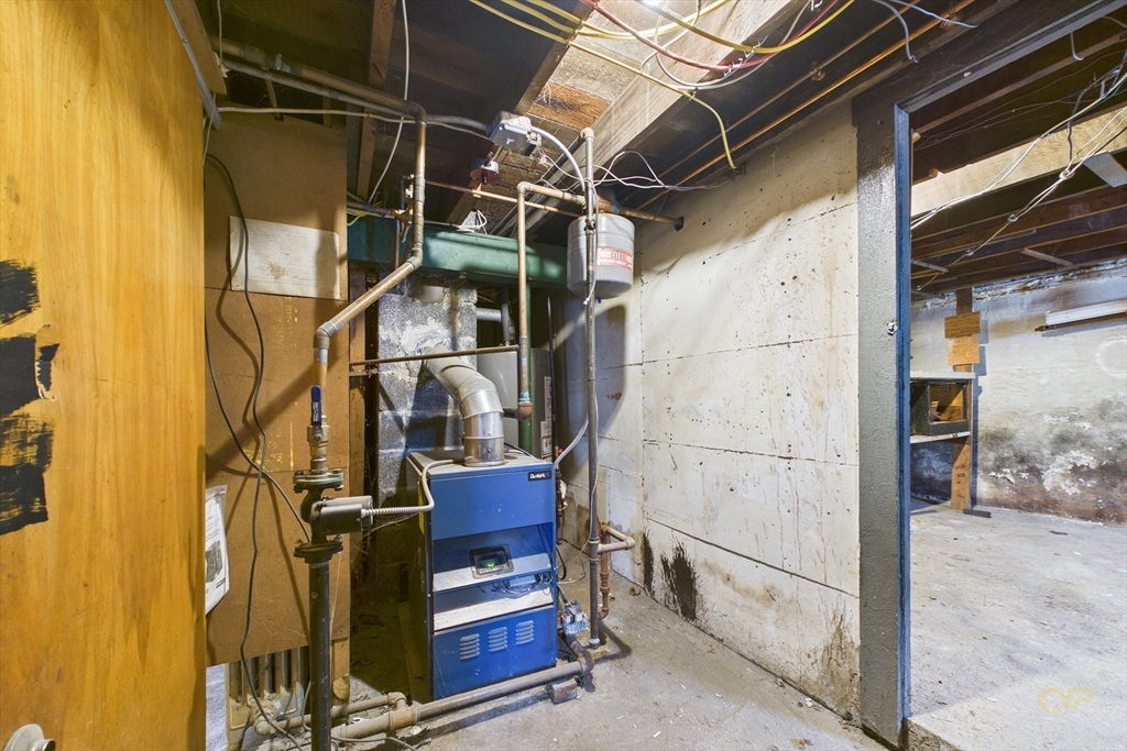 541 Woodman St Property Photo 37