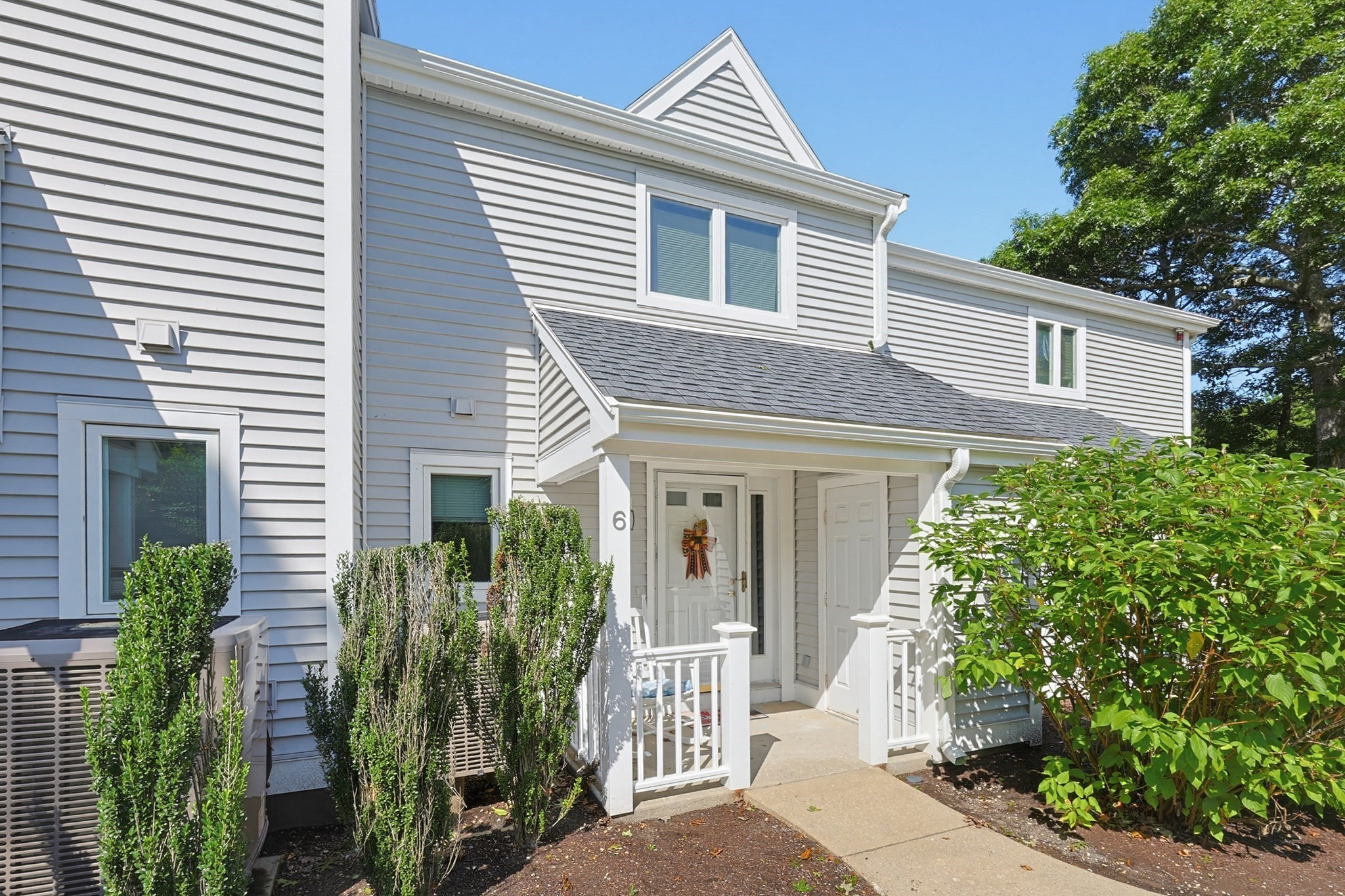 6 Westcliff Dr. Property Photo 3