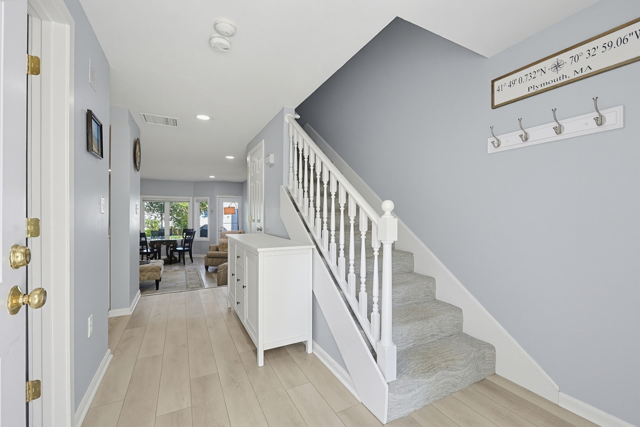 6 Westcliff Dr. Property Photo 5