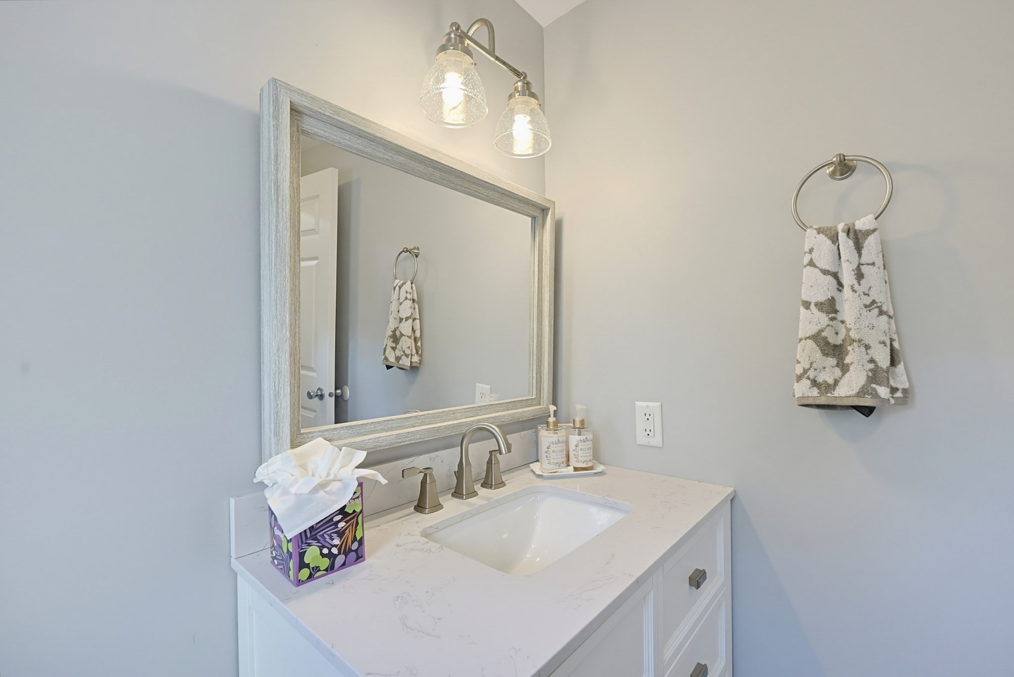 6 Westcliff Dr. Property Photo 10