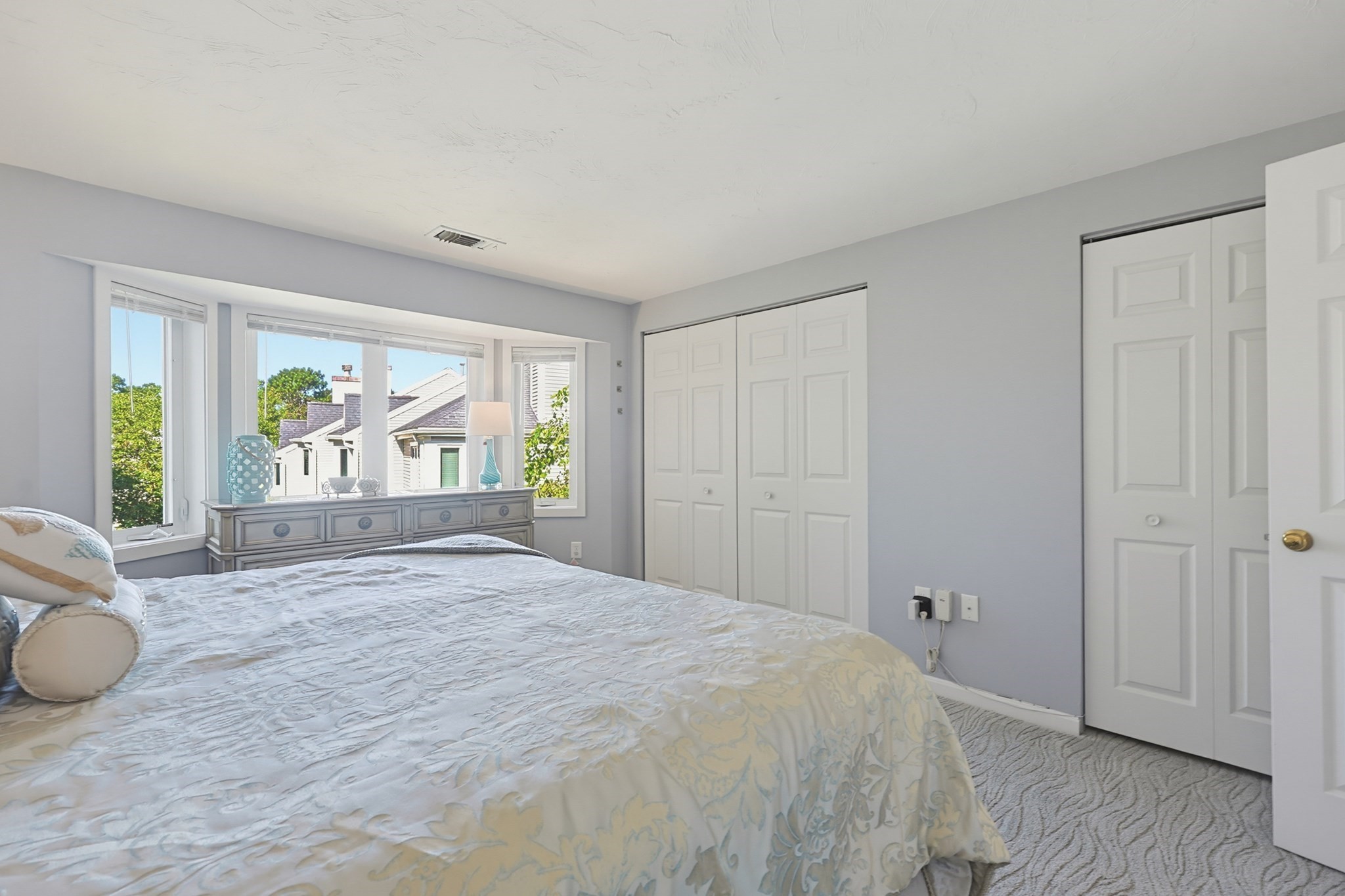 6 Westcliff Dr. Property Photo 14