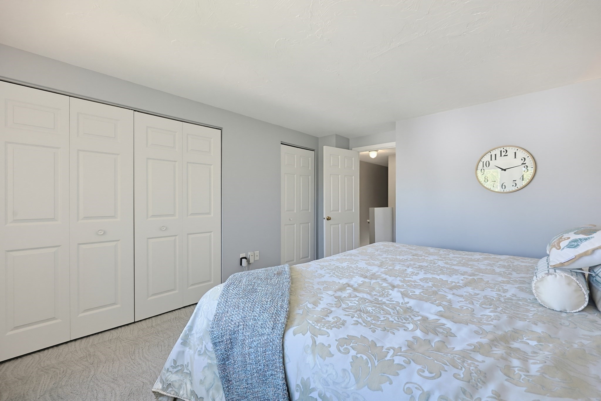 6 Westcliff Dr. Property Photo 15