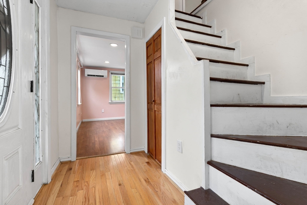 31 Vincent Property Photo 19