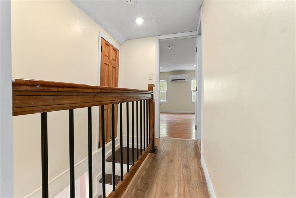 31 Vincent Property Photo 23