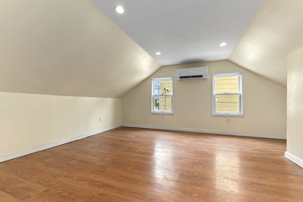 31 Vincent Property Photo 26