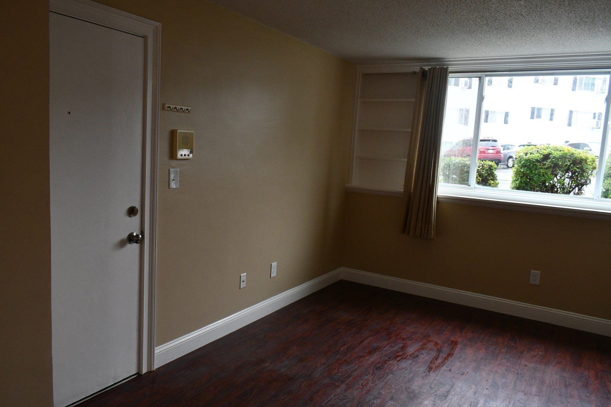 5455 N Main St # 4a Property Photo 3