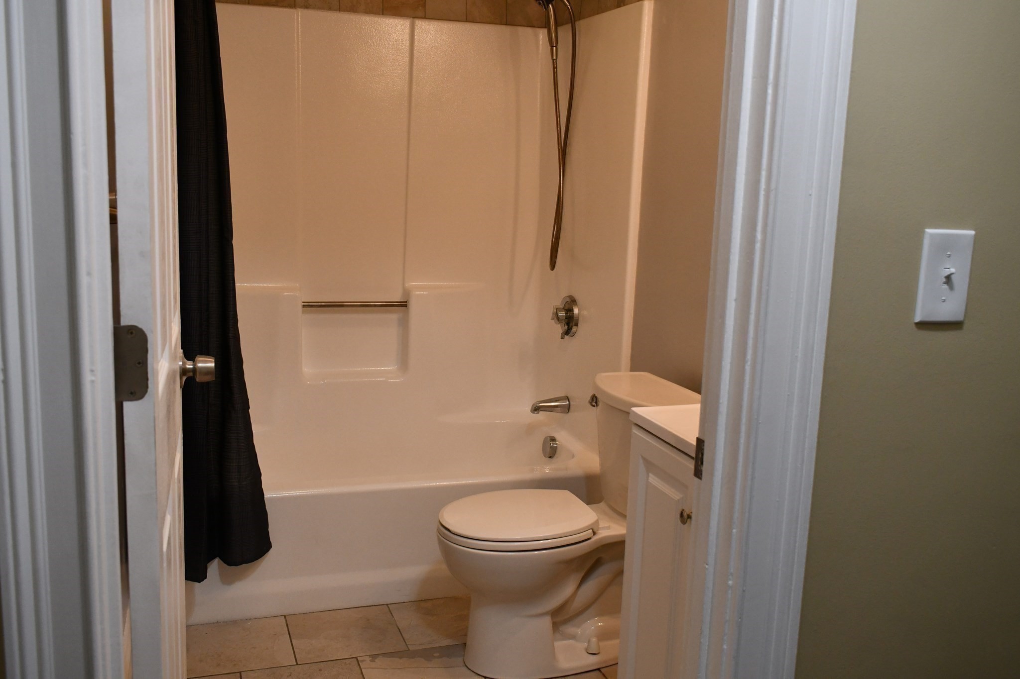 5455 N Main St # 4a Property Photo 14