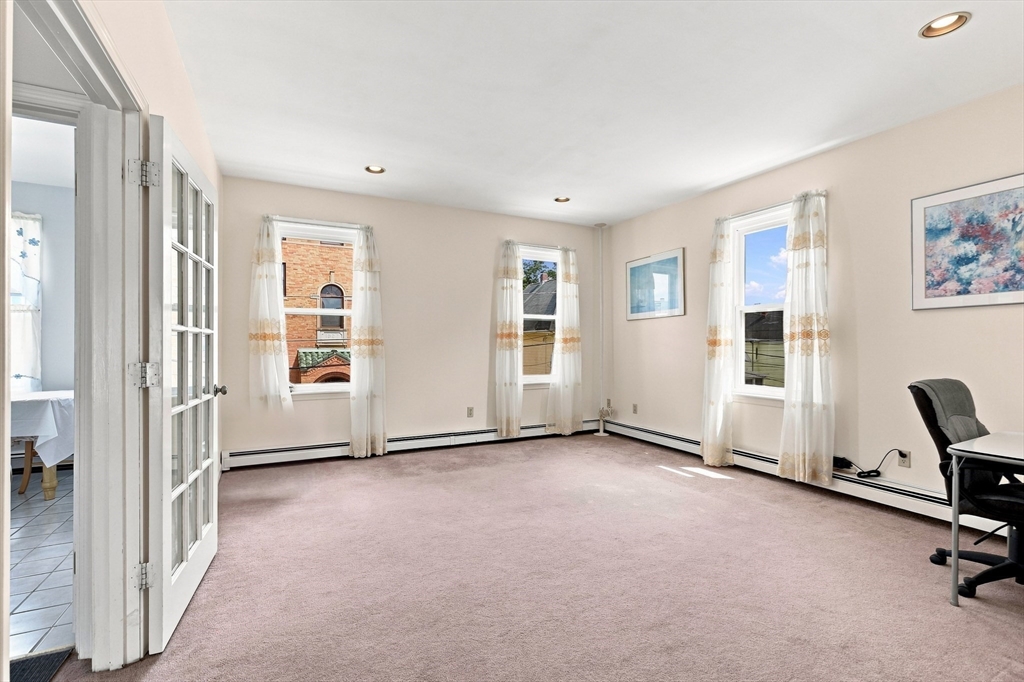 56 Lincoln St Property Photo 6