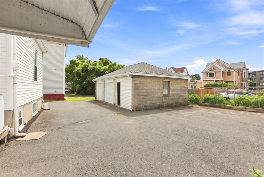 56 Lincoln St Property Photo 35