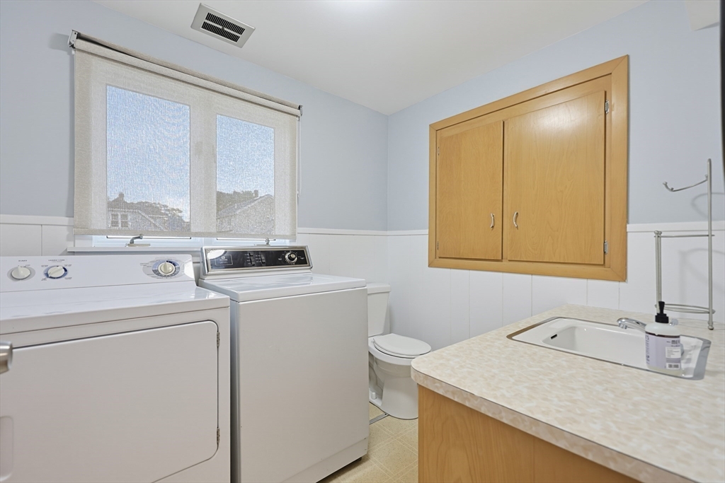 11 Lowe Street Place Property Photo 14