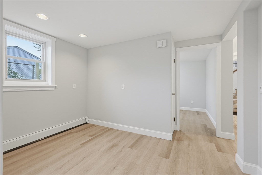 11 Lowe Street Place Property Photo 16