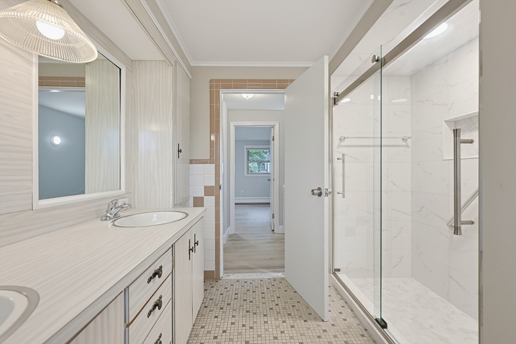 11 Lowe Street Place Property Photo 22